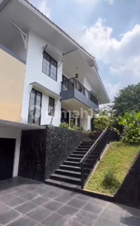 Dijual Rumah di Pondok Indah LT 786 LB 825 Lokasi Bagus Harga Bagus 