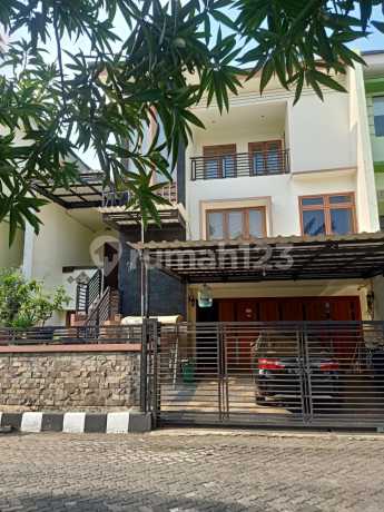 Dijual dibawah harga pasaran Bebas Banjir Rumah 3 lantai Lokasi premium Grand Prima Bintara dekat KRL Cakung dan akses langsung Tol Bintara Dijual dibawah harga pasaran Bebas Banjir Rumah 3 lantai Lokasi premium Grand Prima Bintara dekat KRL Cakung dan akses langsung Tol Bintara