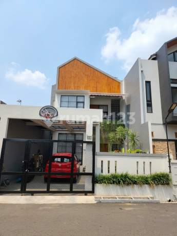 Rumah dengan Kolam Renang Komplek Arcamanik Endah Semi Furnish Rumah dengan Kolam Renang Komplek Arcamanik Endah Semi Furnish