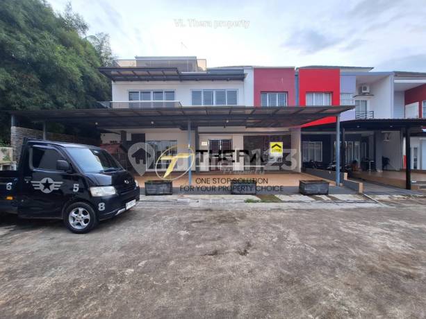 Best Deal !! 2-Story Hook House Fully Renovated in Livia Garden Estate, Next to Yos School, Pasar Mitra, One Batam Mall Batam Center