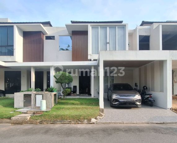 2-Story House Grand Orchid Fully Renovated and Interior Facing Public Facilities Near Djuwita School, Bcs Mall, Neat Environment,