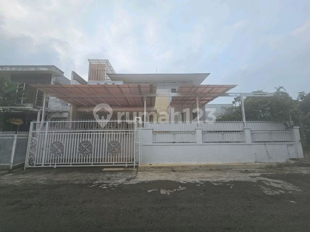 Rumah Modern Siap Huni Di Taman Kebon Jeruk Intercon Jakarta Barat 