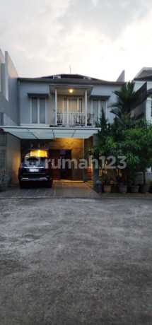Dijual Cepat Rumah 2 Lantai di Perumahan Evergreen Cibubur, Kota Depok Dijual Cepat Rumah 2 Lantai di Perumahan Evergreen Cibubur, Kota Depok