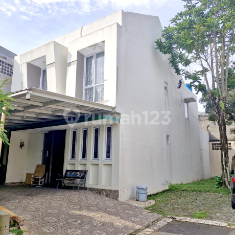 For Sale Semi-Furnished Ready-to-Occupy House in Oleaster, Gading Serpong