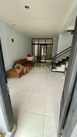 Rumah Minimalis Modern di Townhouse Belleza Antapani Bandung