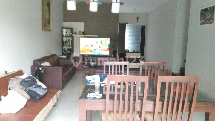 Rumah 2 Lantai Lux Dekat Tol Pasteur di Sukamulya Regency Bandung