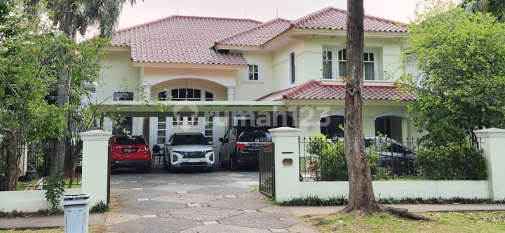 MURAH Rumah 2 Lt Bagus Lt 700 m2 Taman Diponegoro Karawaci Tangerang