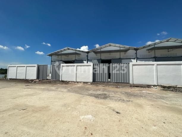 Double Gate Akses Kontainer Baru Gress Pergudangan Romokalisari