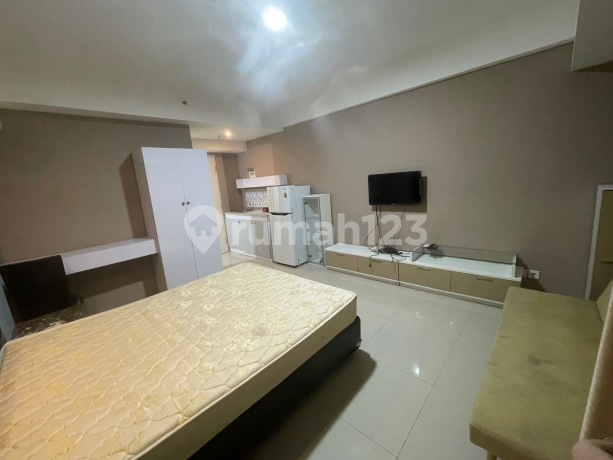 Fully Furnished Interior Apartment Ready to Occupy Studio with City Golf Tanglin Pakuwon Mall View Fully Furnished Interior Apartment Ready to Occupy Studio with City Golf Tanglin Pakuwon Mall View