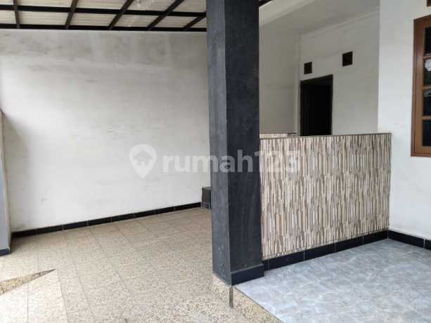 Rumah 2 Lantai Bagus HGB di Komp Villa Japos, Tangerang (by anoeraradiant)