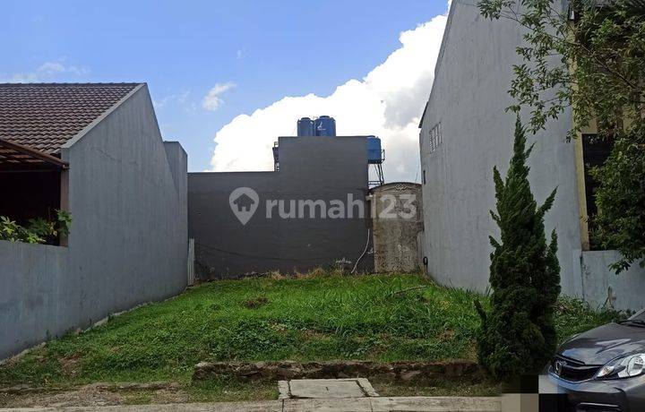 Kavling Dijual Posisi Bagus di Singgasana Pradana, Mekar Wangi