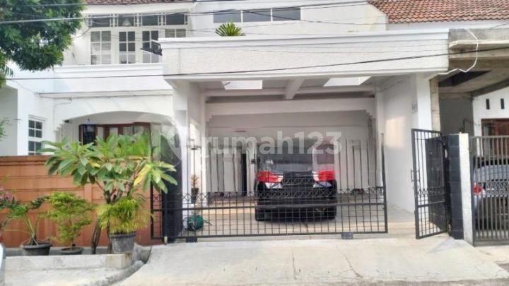 Nice and Luxurious House in Bintaro Under 5 Billion. 2 Km to Bintaro Plaza and Mitra Keluarga Hospital. Nice and Luxurious House in Bintaro Under 5 Billion. 2 Km to Bintaro Plaza and Mitra Keluarga Hospital.