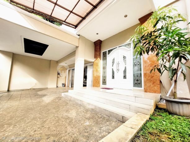 Sector 3 Bintaro, Good and Luxurious House. Sector 3 Bintaro, Good and Luxurious House.