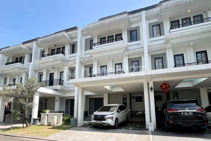 Harga Perang! Pasaran 7 M Lebih! Rumah Design Abadi di Sutera Winona Alam Sutera! Posisi di Boulevard Super Murah Sudah SHM