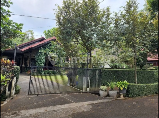 1574. Villa Grand Trawas Estate, Mojokerto 1574. Villa Grand Trawas Estate, Mojokerto