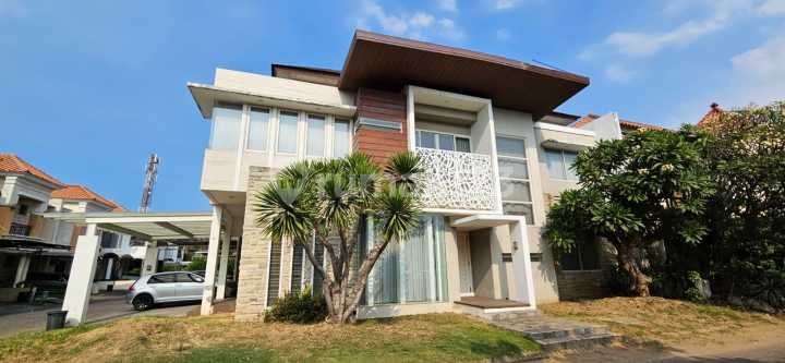 1695. Rumah Mewah Jemursari Regency Surabaya Jawa Timur 1695. Rumah Mewah Jemursari Regency Surabaya Jawa Timur