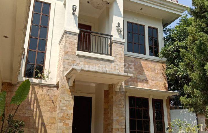 Rumah Modern Lokasi di Cibubur Komp Taman Kenari Nusantara lt.900m hrg murah 3.75M murah