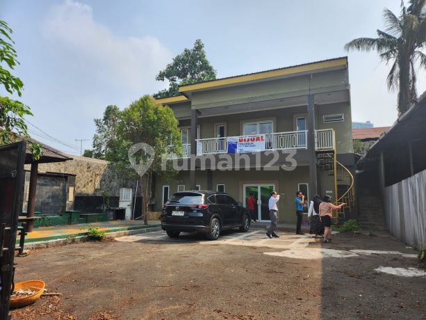 Suitable House for Warehouse / Workshop on Jl Mahkota Mas Cikokol, Tangerang City Near Cikokol Toll Road. Suitable House for Warehouse / Workshop on Jl Mahkota Mas Cikokol, Tangerang City Near Cikokol Toll Road.