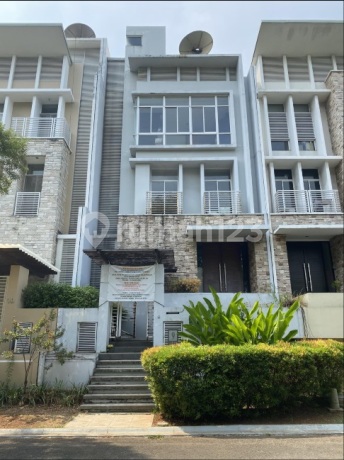Rumah Murah 3 Lantai Shgb Cash Only di The Kew Residence,Kelapa Gading Barat, Jakarta Utaraj Rumah Murah 3 Lantai Shgb Cash Only di The Kew Residence,Kelapa Gading Barat, Jakarta Utaraj