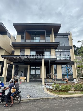 Dijual Rumah Mewah 3 Lantai Modern Tropical View Langsung Golf Lokasi Strategis di Bogor Dijual Rumah Mewah 3 Lantai Modern Tropical View Langsung Golf Lokasi Strategis di Bogor