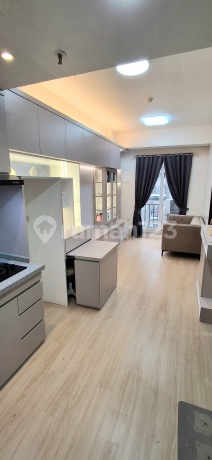 English translation: "Super Luxury Cheap Sunter Park View Apartment Newly Furnished"