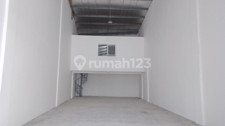 Warehouse in Driyorejo 98.0 M² Near Toll Access