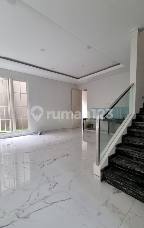 Jual Rumah Graha Natura Dekat Citraland Lontar Pakuwon Mall