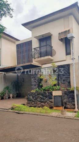 Rumah 2 Lantai Eksklusif di Tamarind Lane, SHM, Nego!