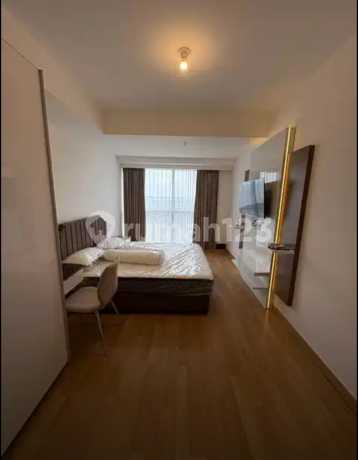 The Peak Residence Apartment, Tunjungan Plaza 5, Surabaya Pusat. Unit 3 Bedrooms ( 3 Br ) Furnished. Connecting To Tunjungan Plaza 5. Strategis Pusat Kota Akses Jalan Raya Basuki Rahmat - Embong Malang, Dll.
