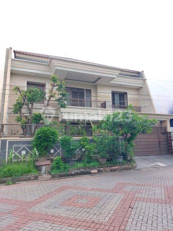 Well-Maintained 2-Story House in Galaxi Bumi Permai / Araya Phase 1, East Surabaya. Close to Puri Galaxy Housing - Regency 21 Arief Rahman Hakim - Manyar Kerta Adi - Kertajaya Indah - Dharmahusada Indah - Pakuwon City - ITS Campus - Hang Tuah Campus - Merr Galaxy M