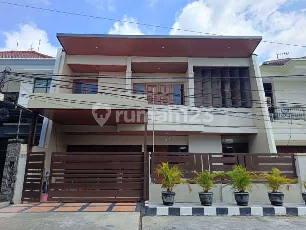 Dijual Rumah 2 Lantai Siap Huni Dharmahusada Permai, Surabaya Timur. Kondisi Siap Huni. Strategis Dekat Raya Merr Dharmahusada Indah - Kertajaya Indah, Kampus C Unair, Rs Unair, Kampus Its, Araya 1 / Araya I, Dll.