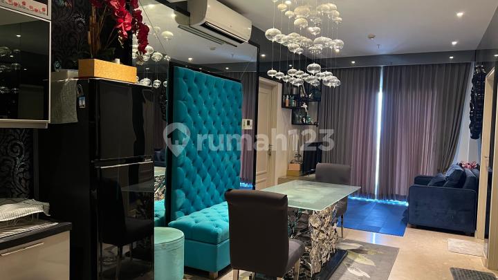 Unit 2 Bedrooms (2 BR) The Peak Residence Apartment, Tunjungan Plaza 5, Central Surabaya. Connected to Tunjungan Plaza 5. Furnished. Strategic city center location with access to Basuki Rahmat - Embong Malang main road.