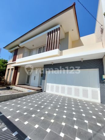 Rumah 2 Lantai Dian Istana, Wiyung, Surabaya Barat. Dekat Tol Satelit, Raya Mayjend Sungkono - Hr. Muhammad, Graha Famili, Citraland, Bukit Darmo Golf, Royal Residence, Dll. Rumah 2 Lantai Dian Istana, Wiyung, Surabaya Barat. Dekat Tol Satelit, Raya Mayjend Sungkono - Hr. Muhammad, Graha Famili, Citraland, Bukit Darmo Golf, Royal Residence, Dll.