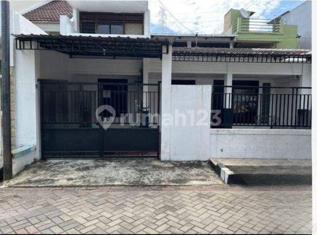 Rumah 1.5 Lantai Darmo Indah, Surabaya Barat. Dekat Raya Satelit, Darmo Permai, Sukomanunggal, Margomulyo, Tandes, Grand Pakuwon, Dll. Rumah 1.5 Lantai Darmo Indah, Surabaya Barat. Dekat Raya Satelit, Darmo Permai, Sukomanunggal, Margomulyo, Tandes, Grand Pakuwon, Dll.