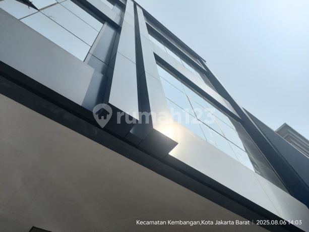 PELUANG EMAS! Ruko 3,5 Lantai Jakarta Siap Jadi Milik Anda.