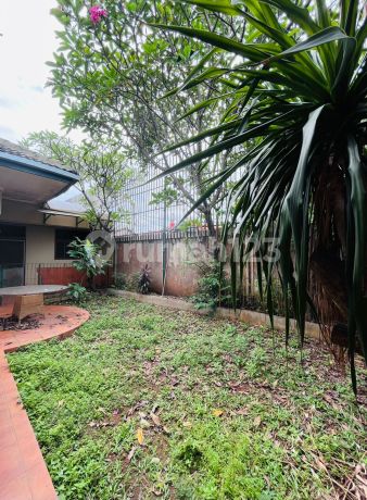 Rumah Lama Dalam Komplek Cipete Lokasi Strategis