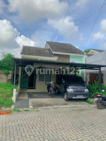 Rumah di Kompleks Garden View Residence 