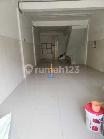 Ruko di Komplek Duta Harapan Indah, Jl. Duta Harapan Indah, Kapuk Muara, Penjaringan, Kota Jakarta Utara. Uk 4.5X15m. 4 Lantai.. 3.5M Negoo !! Unit Ready