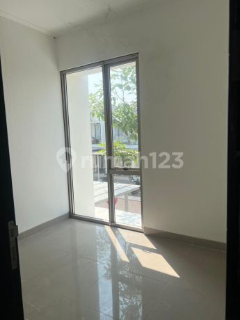 Rumah Pik2 Bagus Lokasi Strategis. Uk 6X10m. 2 Lantai. 1.75M Negooo Rumah Pik2 Bagus Lokasi Strategis. Uk 6X10m. 2 Lantai. 1.75M Negooo