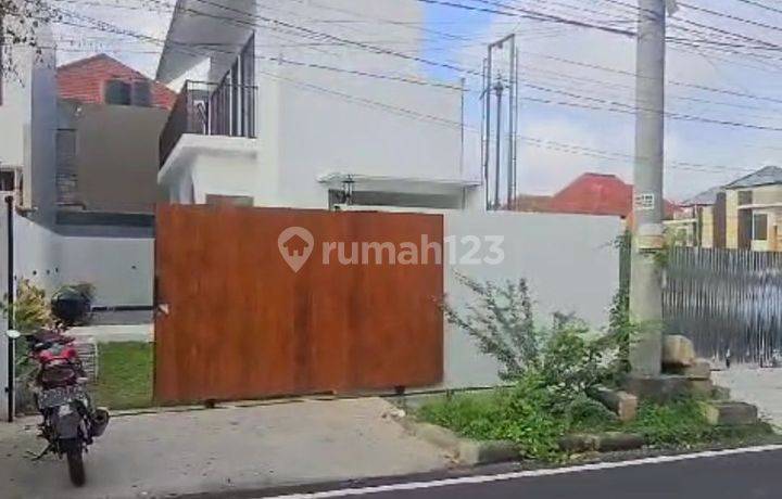Villa Baru Modern Tropis Taman Mumbul Benoa