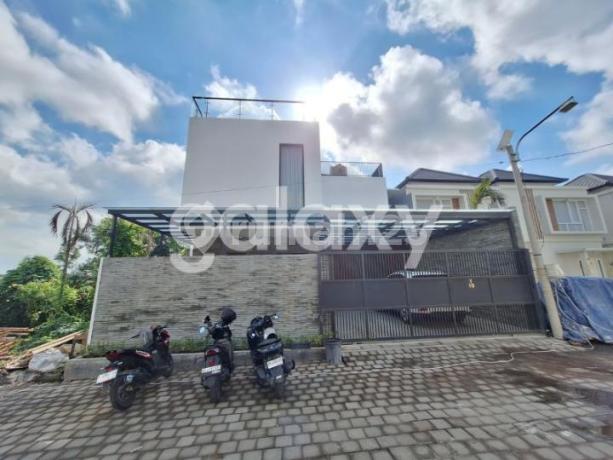 For Sale Freehold and Leasehold Modern House Greenlot Residence in Munggu.