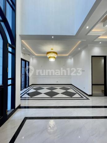 Dijual Rumah Cantik 3 Lantai + Rooftop Like New di Jagakarsa Dijual Rumah Cantik 3 Lantai + Rooftop Like New di Jagakarsa