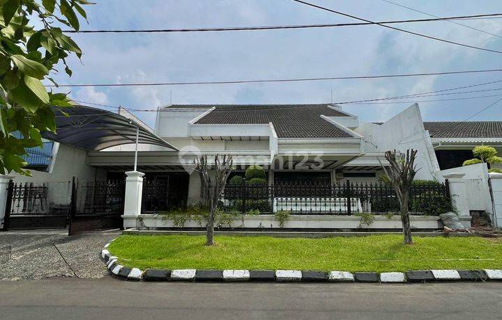 Rumah Classic Pakis Argosari 2 Lantai Dekat Raya Mayjend Sungkono
