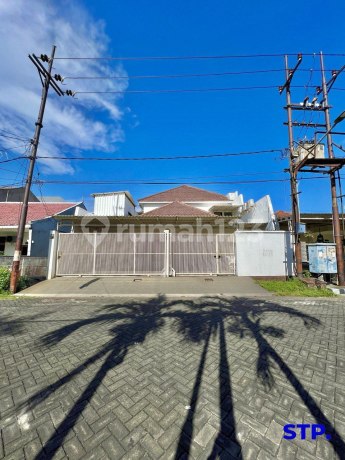 Rumah di Manyar Tirtomoyo 2 Lantai Ada Solahart Untuk Pemanas Air