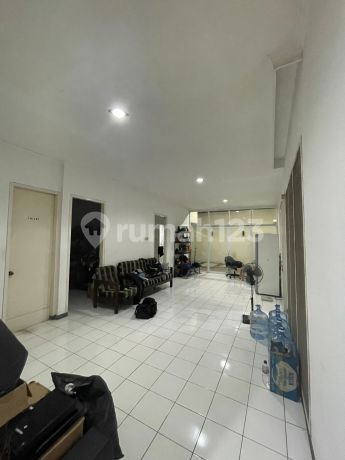 Well-Maintained House in Metro Permata 1, Karang Tengah, Tangerang, Banten Well-Maintained House in Metro Permata 1, Karang Tengah, Tangerang, Banten