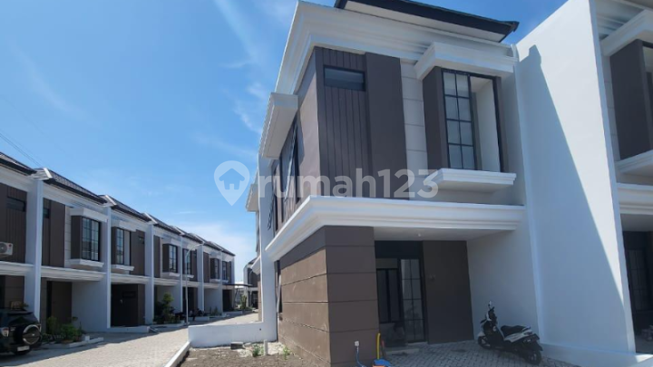 Rumah Regency One Keputih Tipe Hook Corner