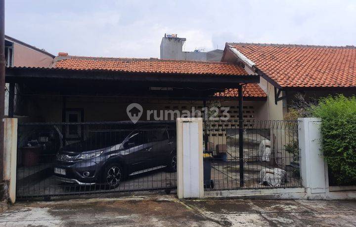 Rumah Hoek Lokasi Strategis Komplek Bea Cukai Pasar Minggu