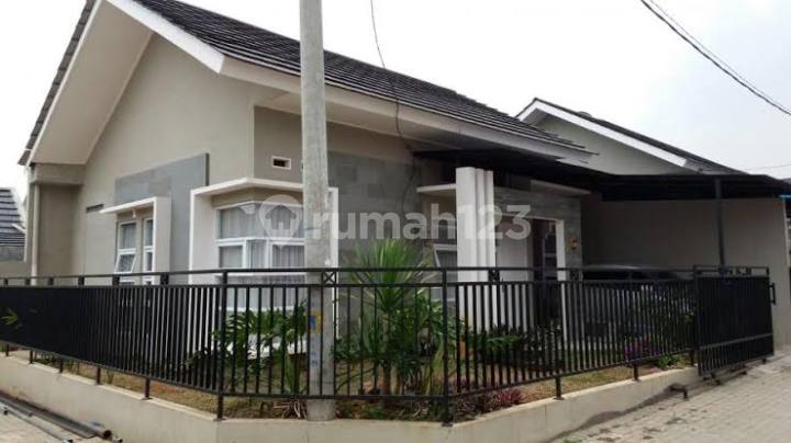 Rumah Hook Minimalis di Komplek The Green Sariwangi Dkt Polban