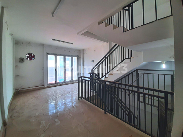 Dijual Harga Nego Gudang Sudah Renovasi Kokoh Ada Lift 4 Tingkat ( 5x18 ) Duta Harapan Indah - Teluk Gong ( Dhi )