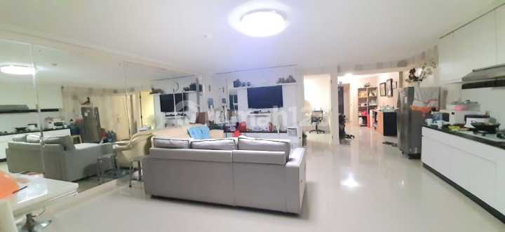 Apartemen Hook Unit Kelapa Gading - Full Furnish, View Pool & City, Tower B Apartemen Hook Unit Kelapa Gading - Full Furnish, View Pool & City, Tower B